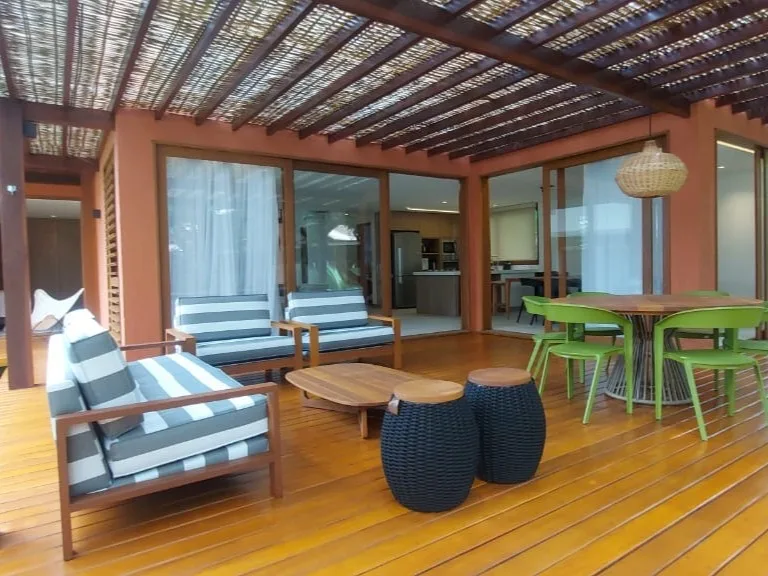 Casa Coqueiral | 04 Suítes em Condomínio Beira-Mar